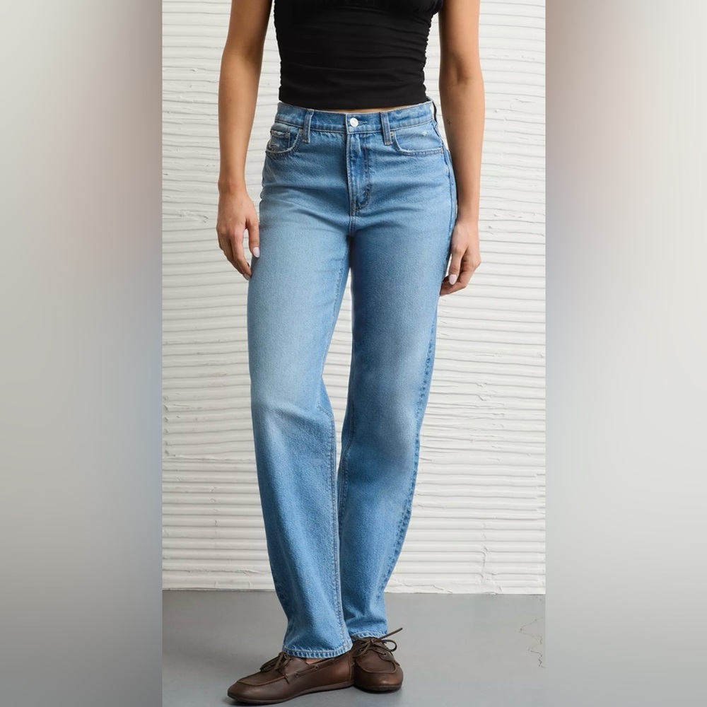 American Eagle Strigid Super High-Waisted Baggy Straight Jean Size 4 BNWT